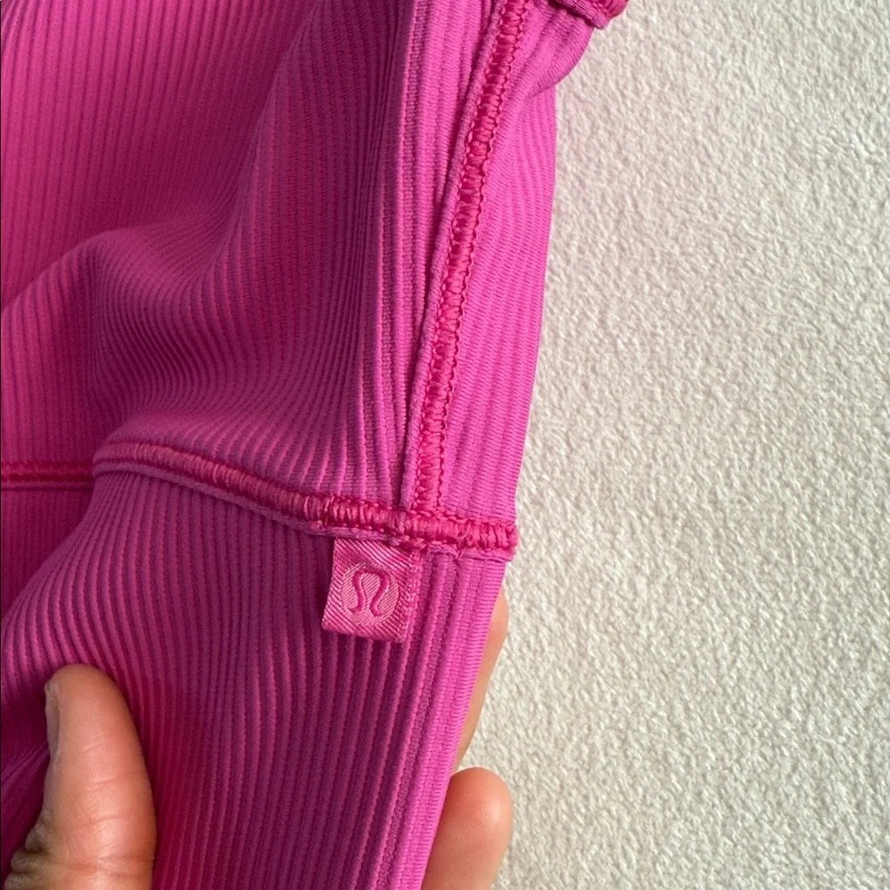 lululemon athletica Hot Pink Cropped Sports Bra Top size 4 - Picture 4 of 9